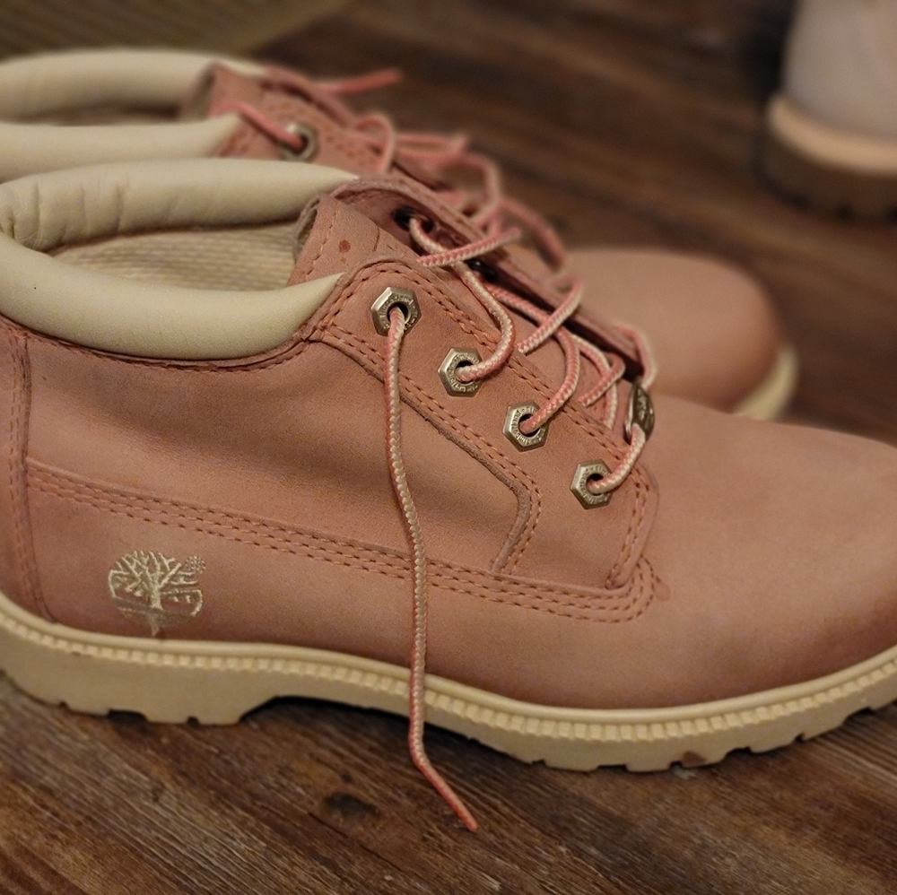 Nellie Pink timberland boots